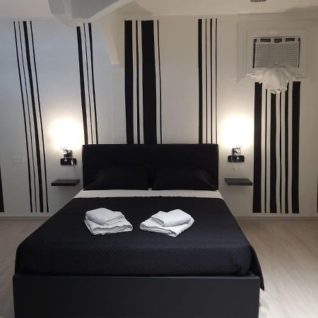 Come Per Incanto Rooms Bosa Bagian luar foto
