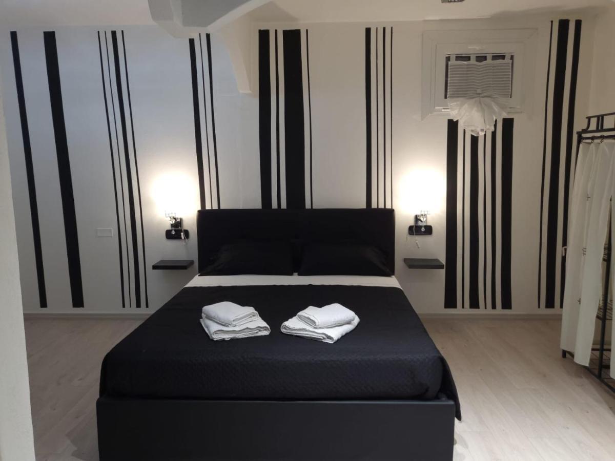 Come Per Incanto Rooms Bosa Bagian luar foto